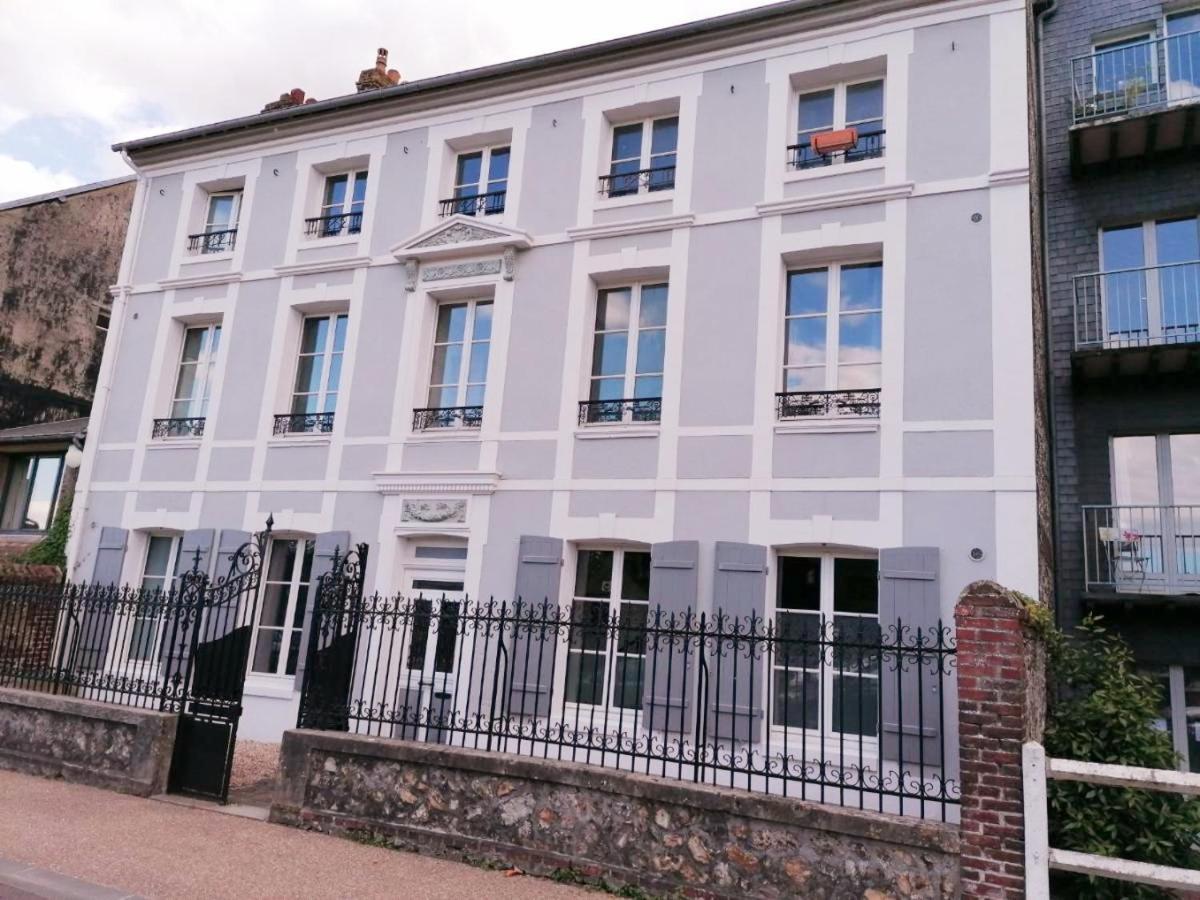 Le 2 Pieces Avec Parking Prive Apartment Honfleur Exterior photo