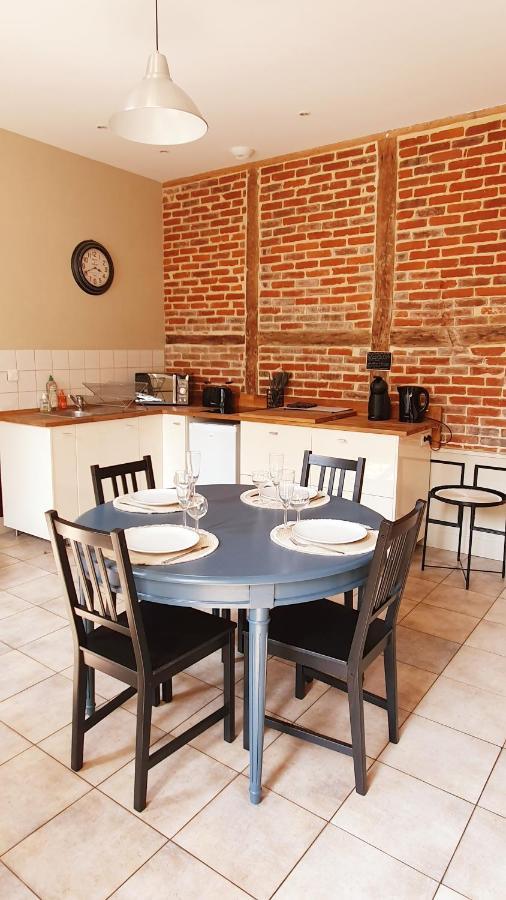 Le 2 Pieces Avec Parking Prive Apartment Honfleur Exterior photo